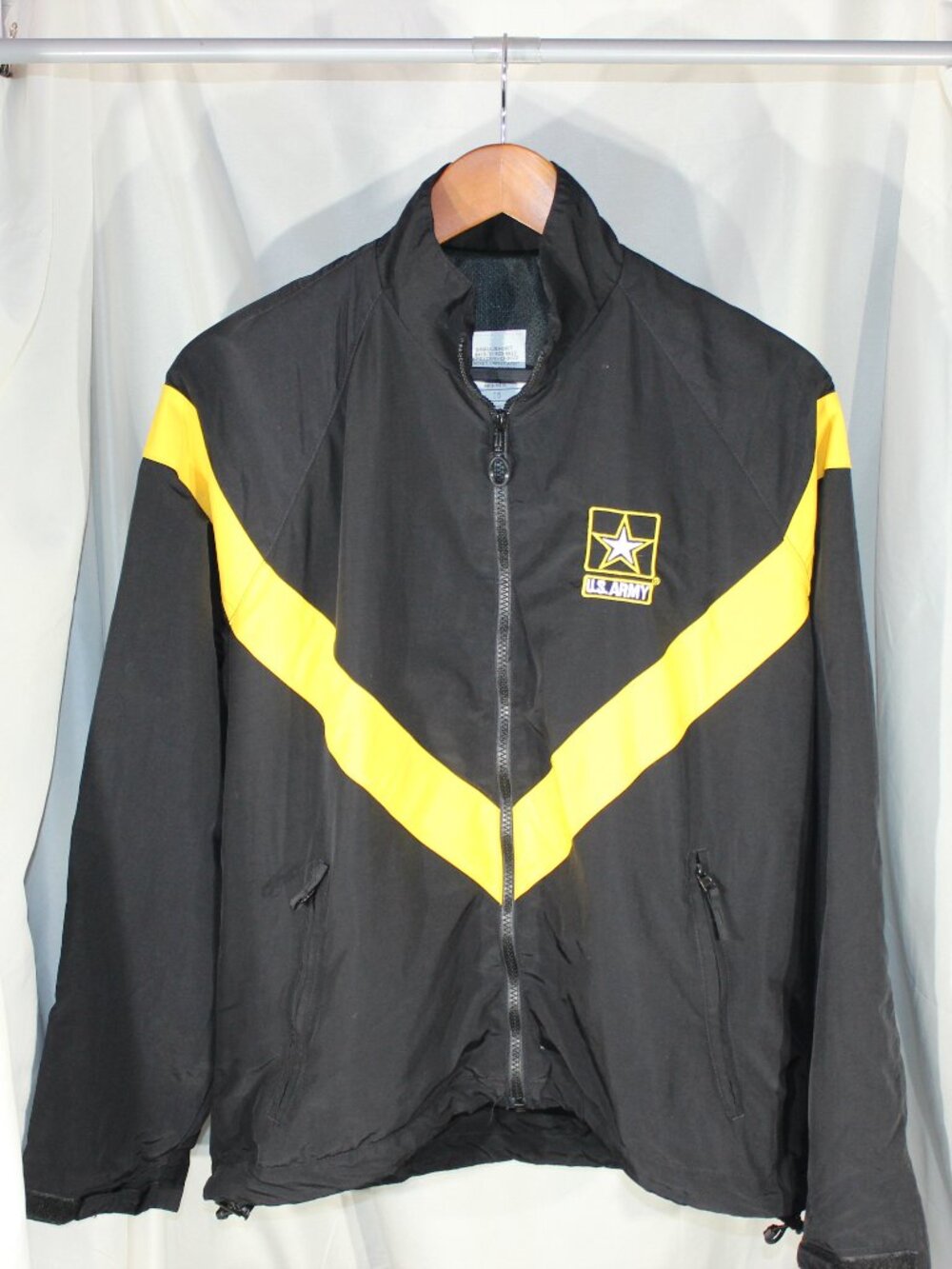 US Army Issue APFU PT Uniform Cold Weather Jacket Black Gold Size SMALL SHORT
